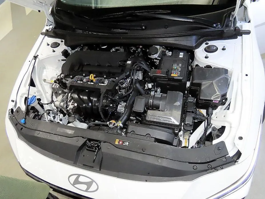 Hyundai AVANTE — фото 4
