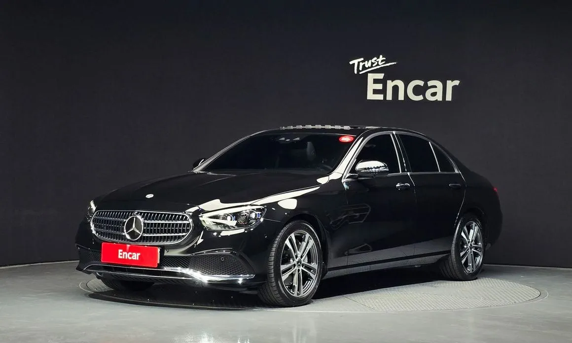 Mercedes-Benz E-Class — фото 1