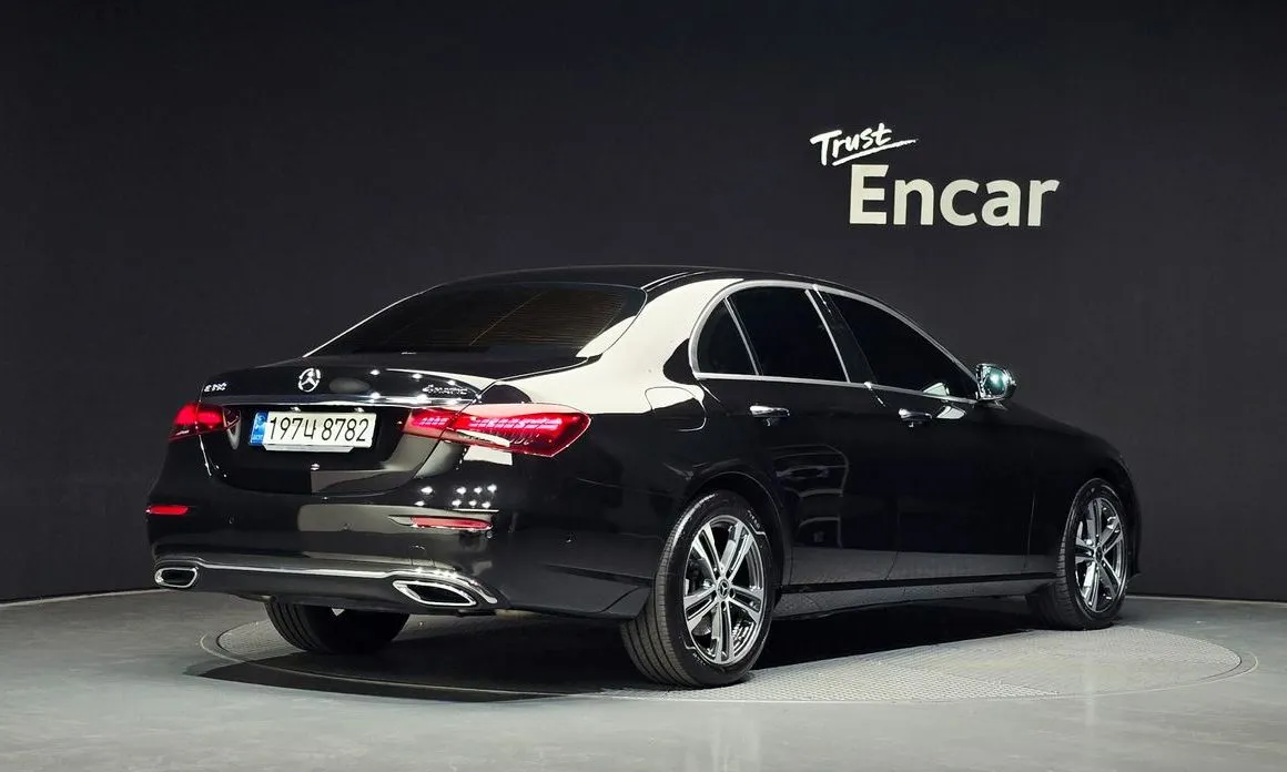 Mercedes-Benz E-Class — фото 8