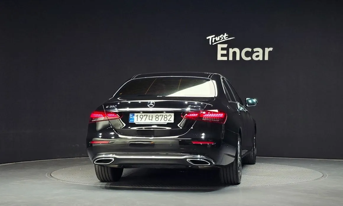 Mercedes-Benz E-Class — фото 5