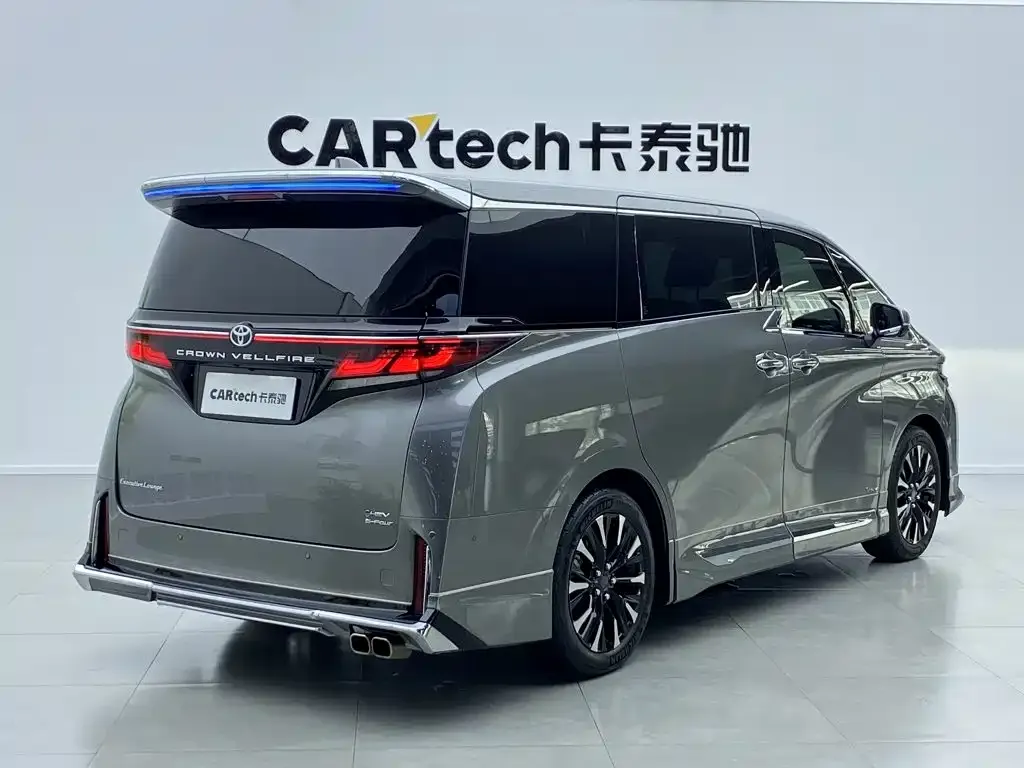 Toyota Vellfire — фото 2