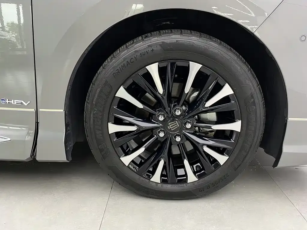 Toyota Vellfire — фото 10