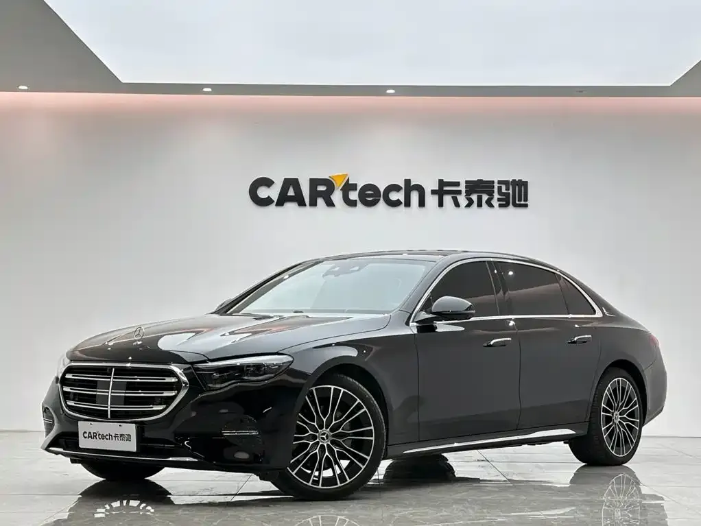Mercedes-Benz E-Class — фото 1