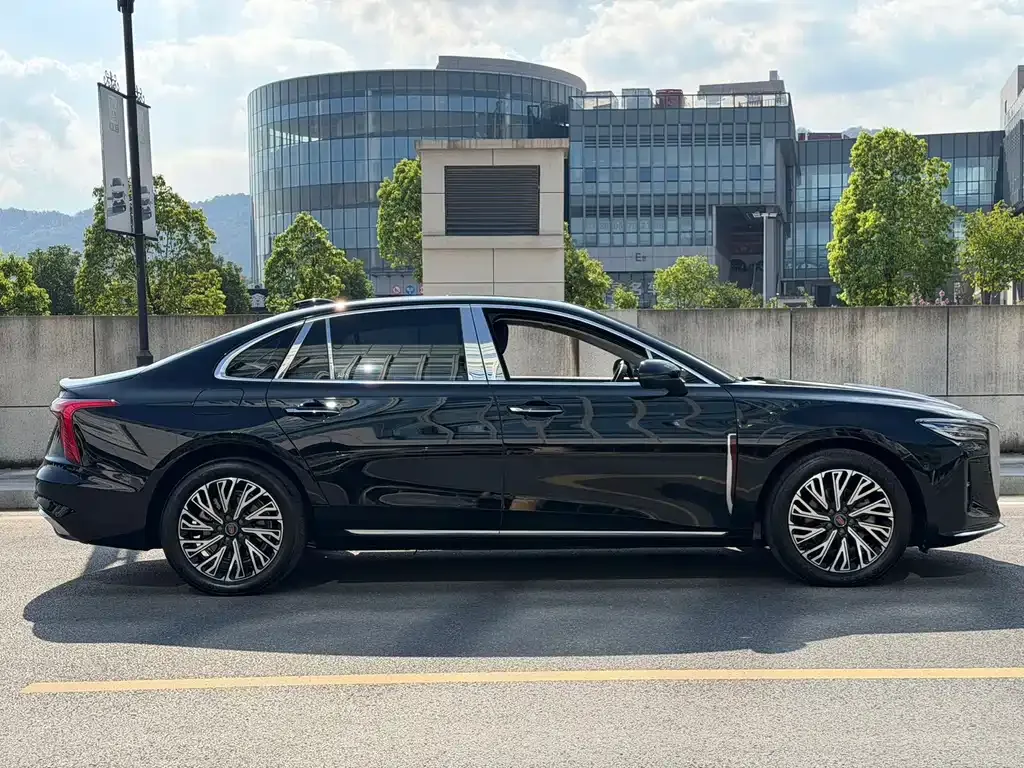 Hongqi H5 — фото 2