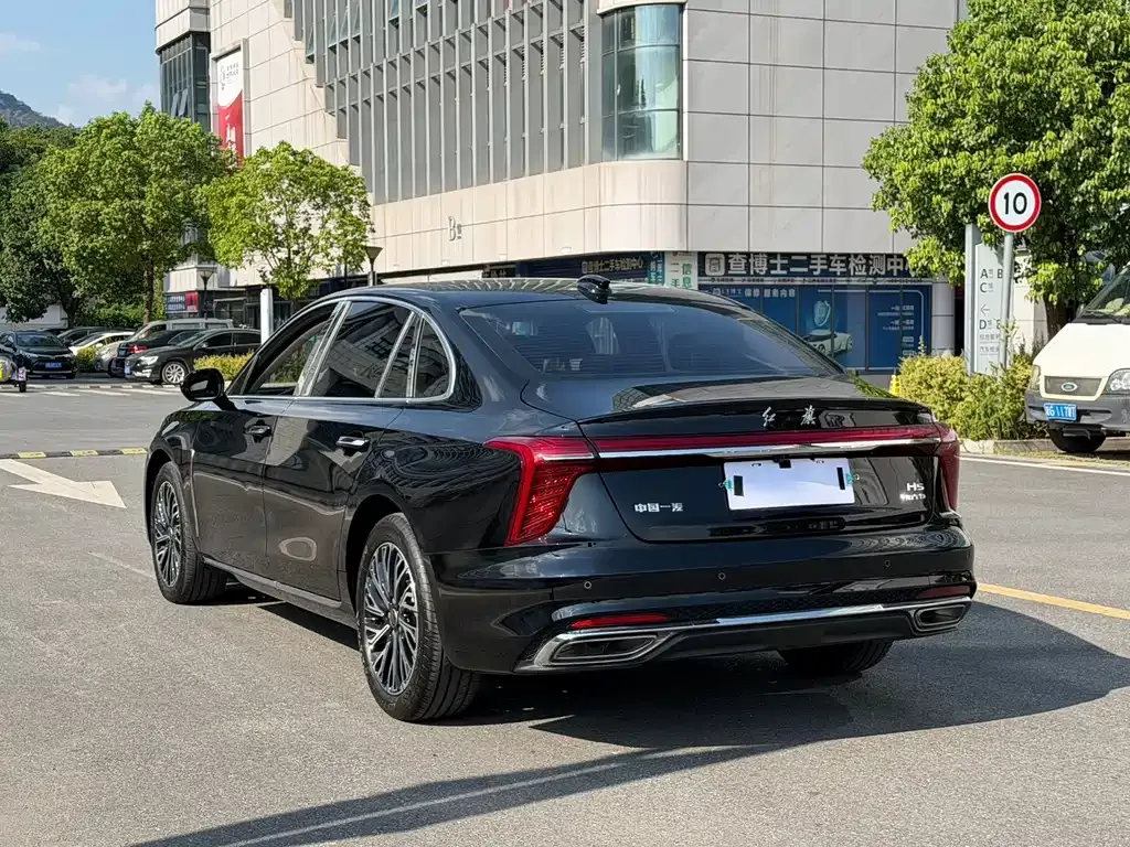 Hongqi H5 — фото 7