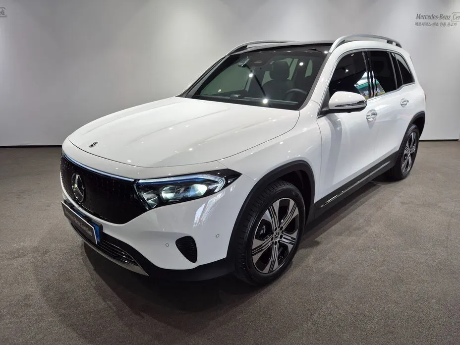 Mercedes-Benz EQB — фото 1