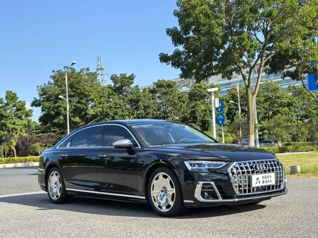 Audi A8 — фото 10