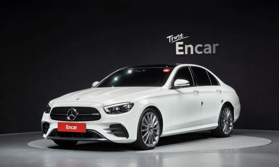 Mercedes-Benz E-Class — фото 1