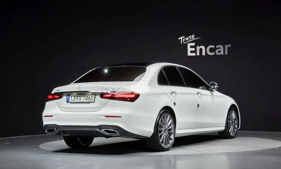 Mercedes-Benz E-Class — фото 4