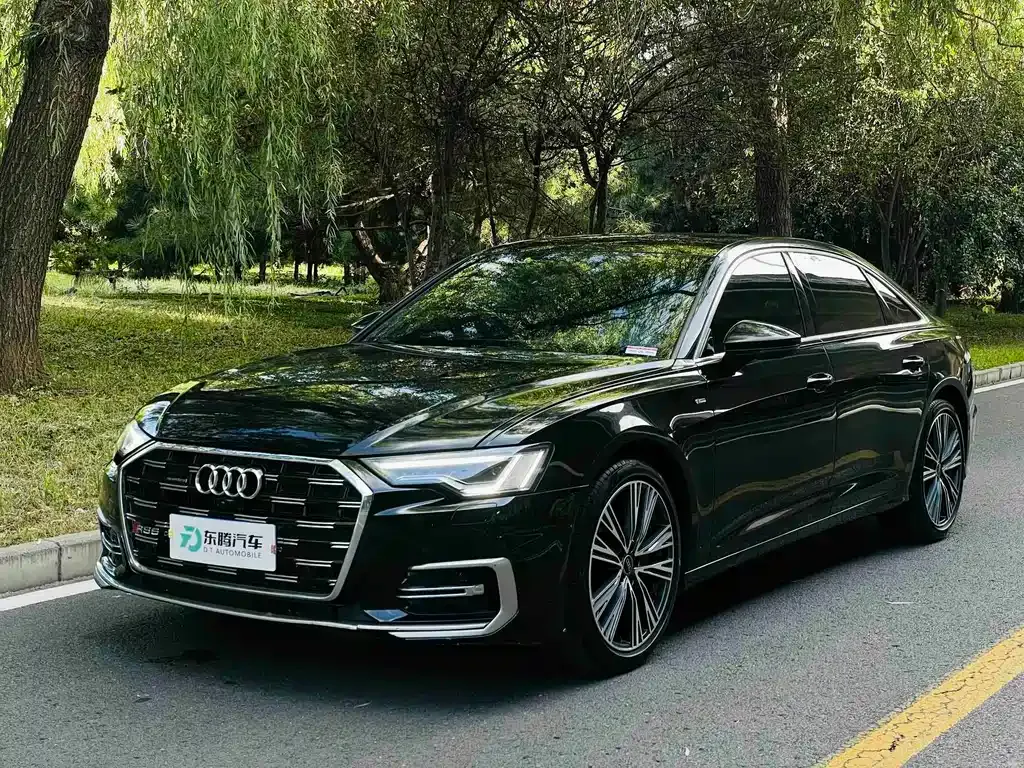 Audi A6L — фото 1