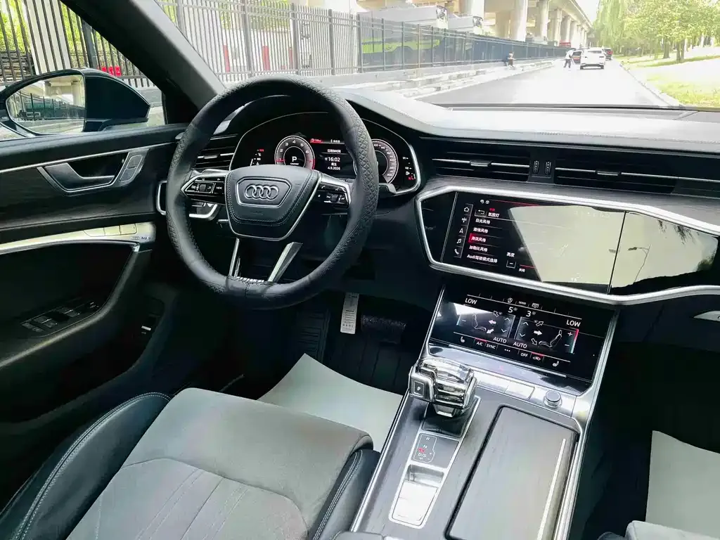 Audi A6L — фото 5