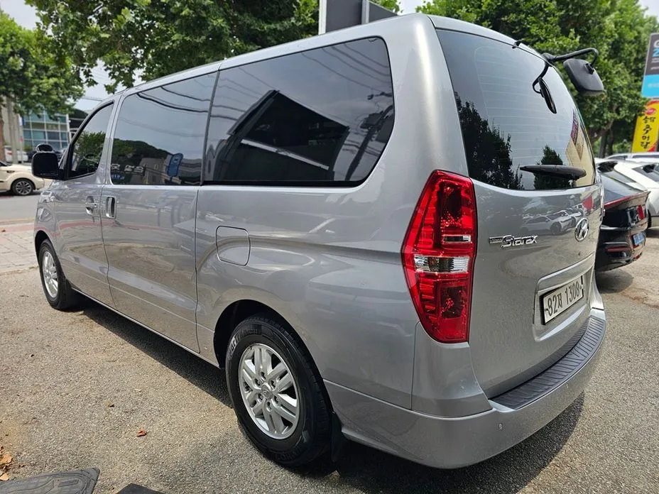 Hyundai Starex — фото 5