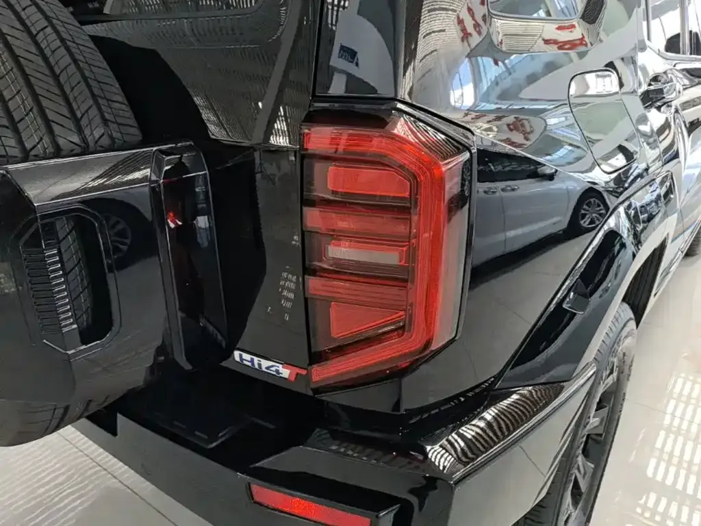 Tank 400 New Energy — фото 2