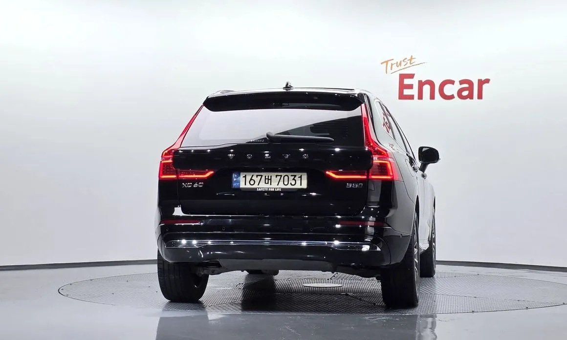Volvo XC60 — фото 10