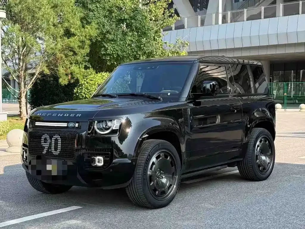 Land Rover Defender — фото 1