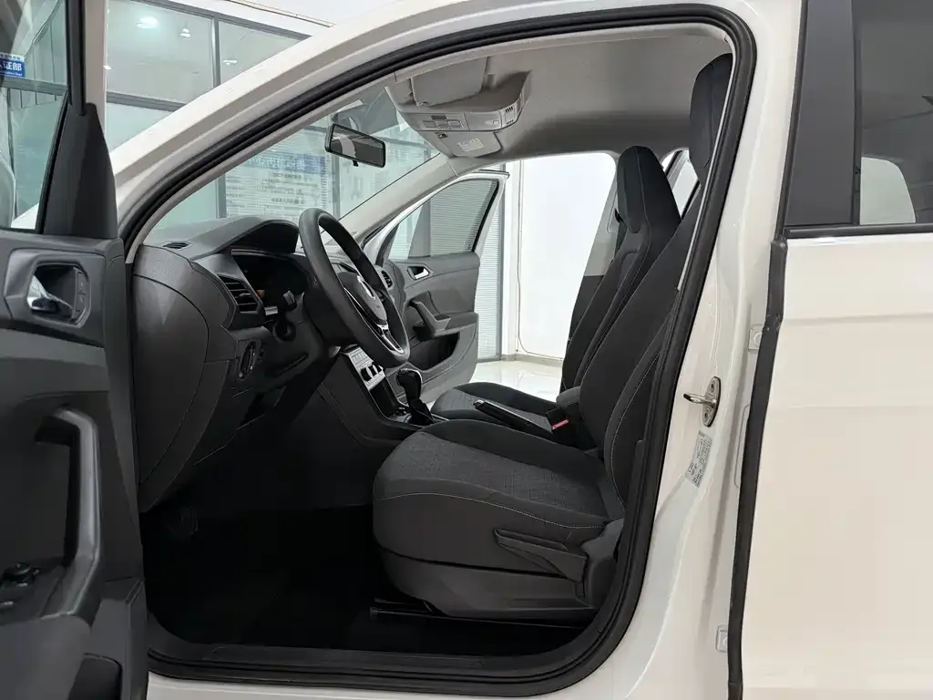 Volkswagen T-Cross — фото 4