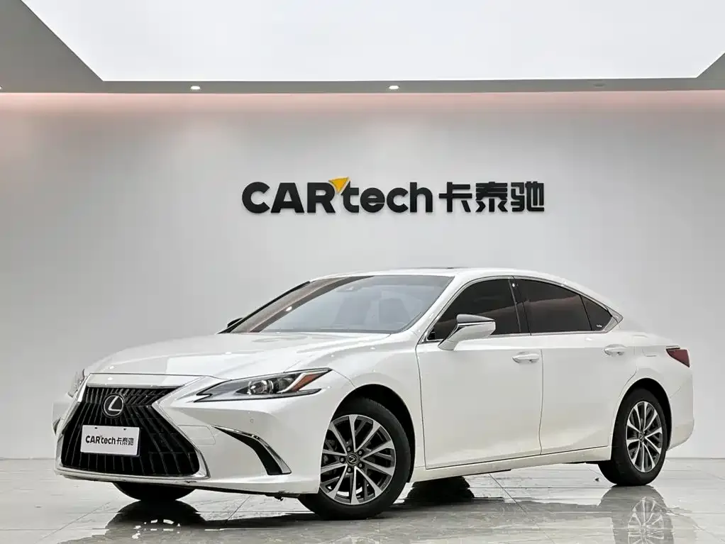 Lexus ES — фото 1