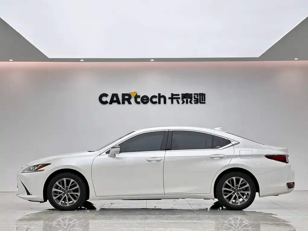 Lexus ES — фото 8