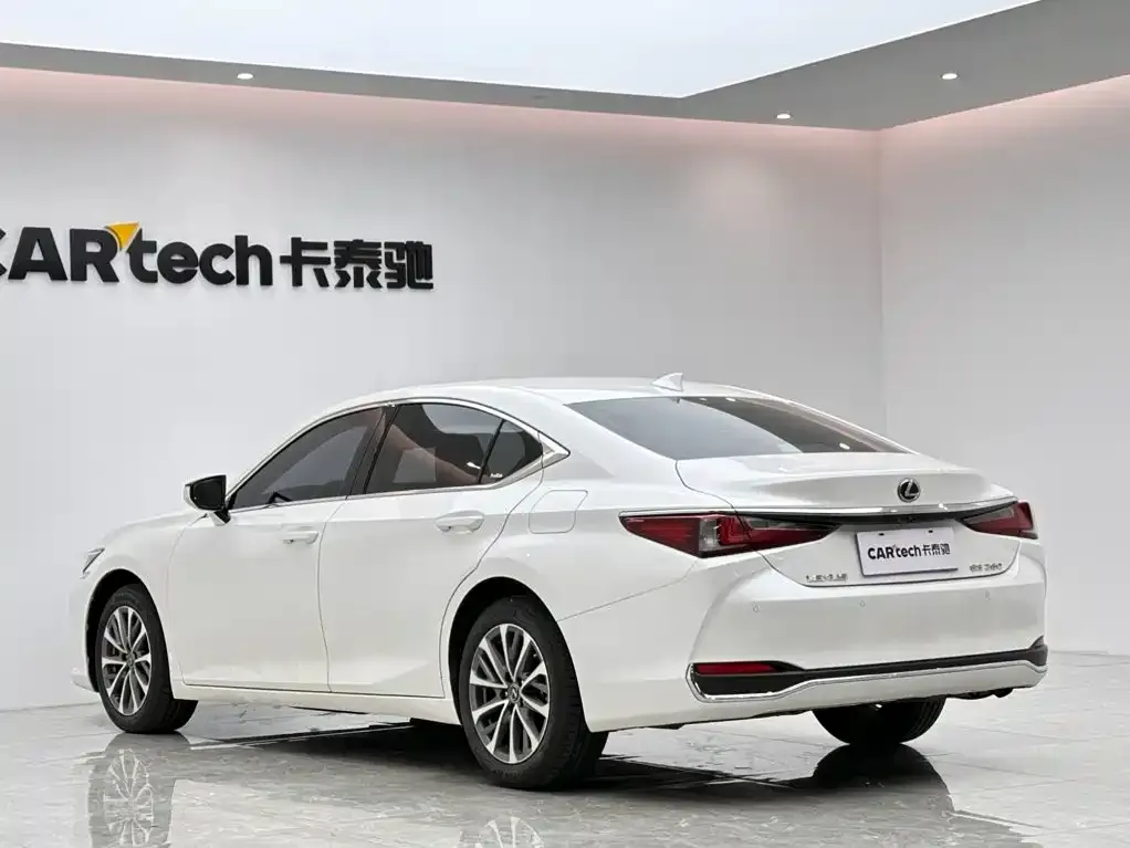 Lexus ES — фото 4