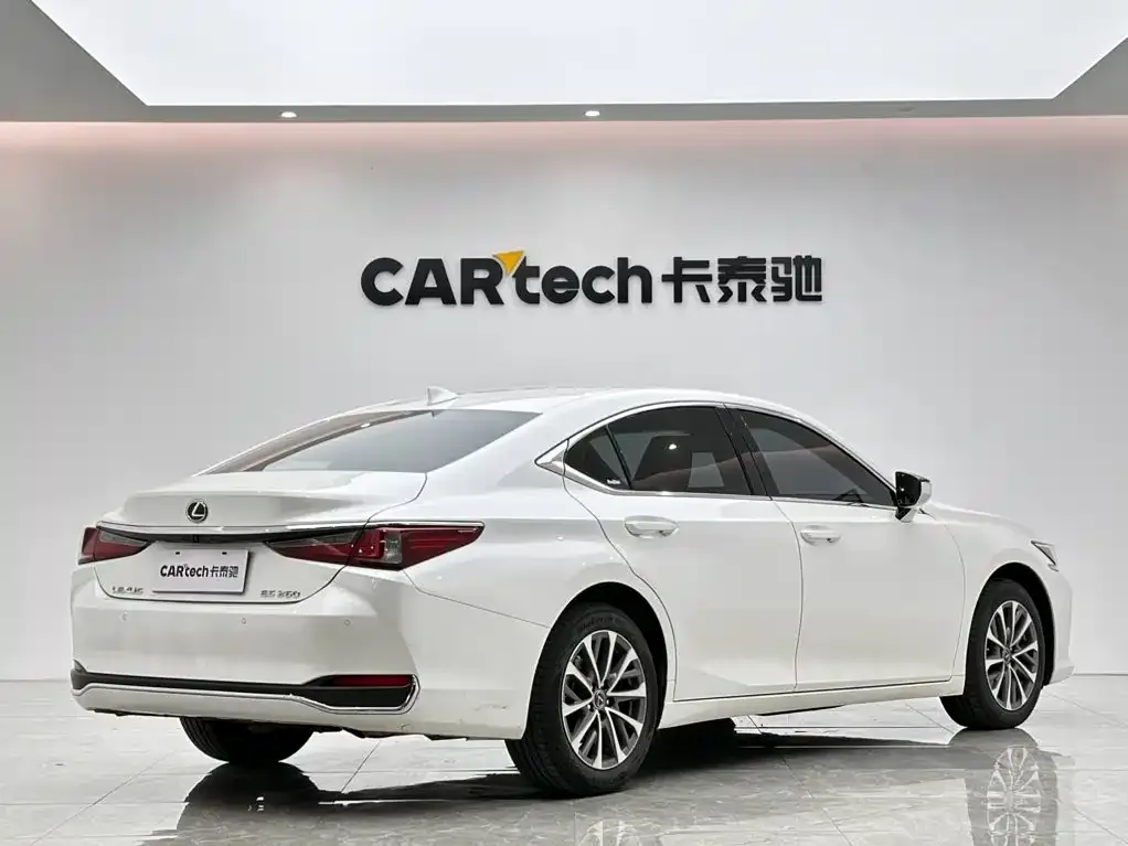 Lexus ES — фото 10