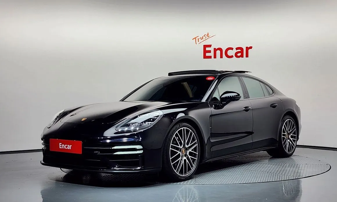 Porsche Panamera — фото 1
