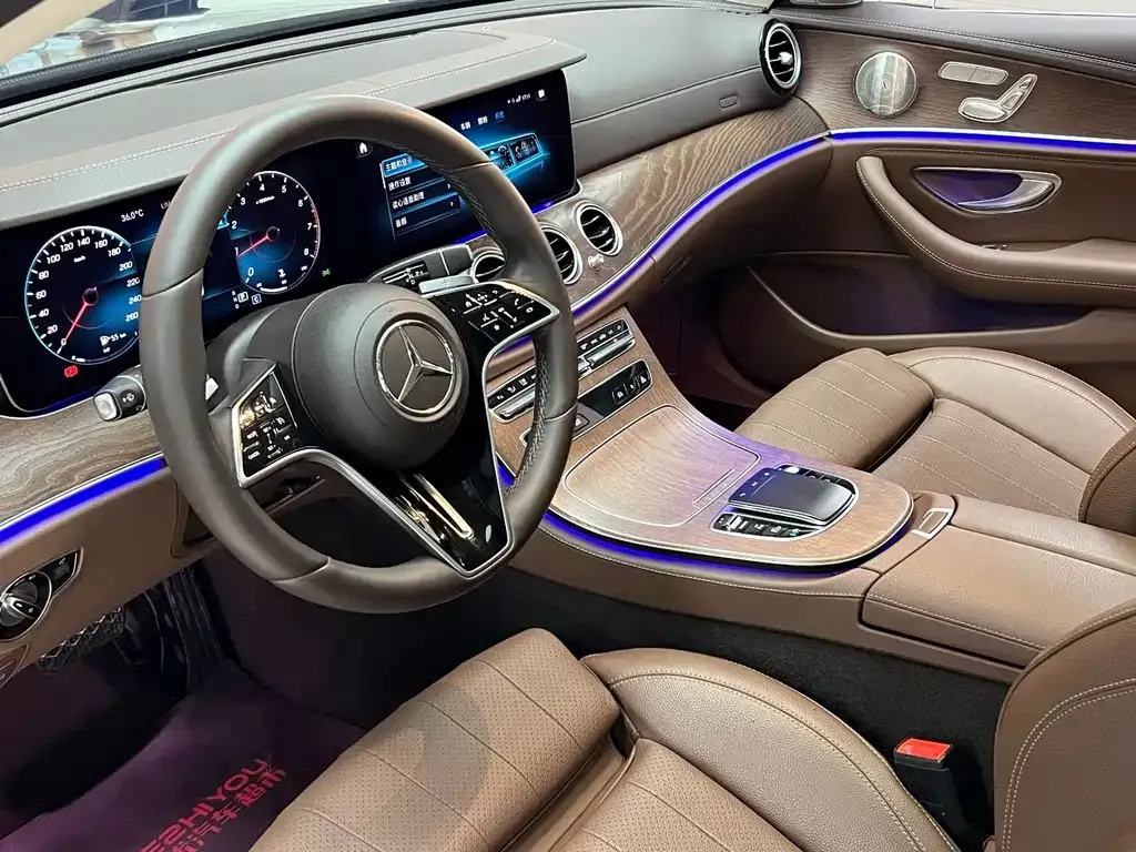 Mercedes-Benz E-Class — фото 10