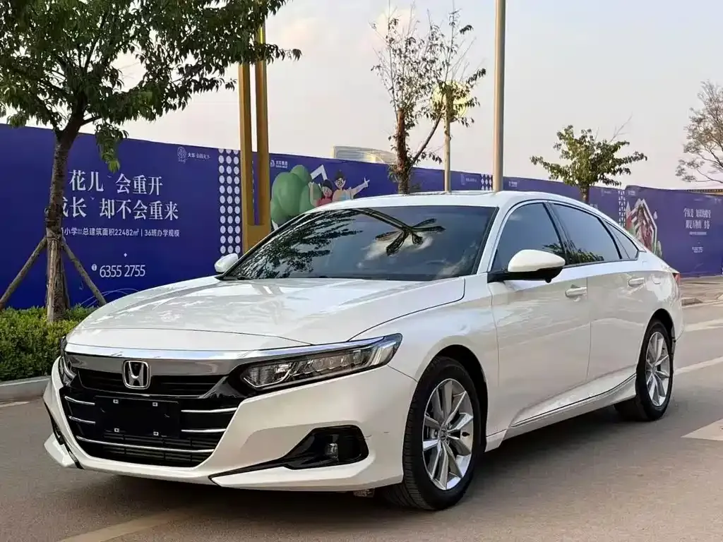 Honda Accord — фото 1