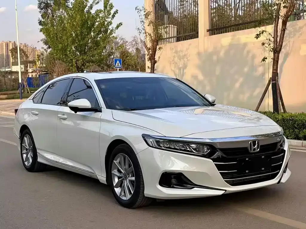 Honda Accord — фото 9