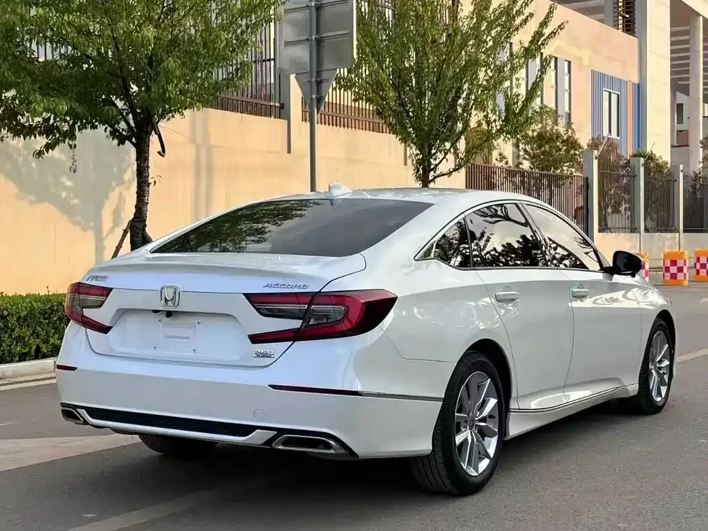 Honda Accord — фото 6