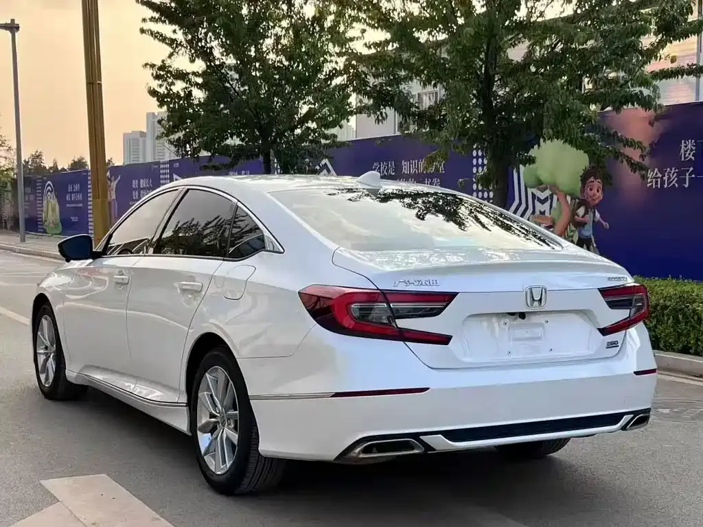 Honda Accord — фото 4