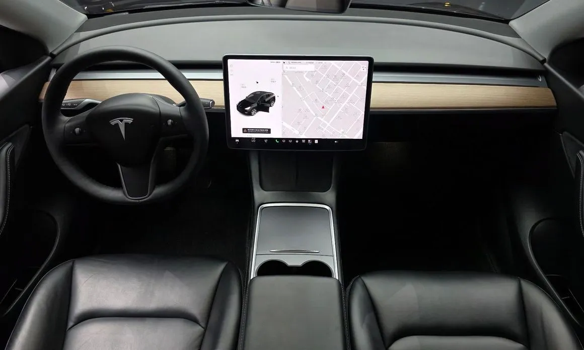 Tesla Model Y — фото 6