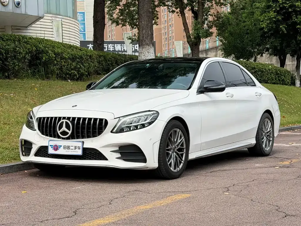 Mercedes-Benz C-Class — фото 1
