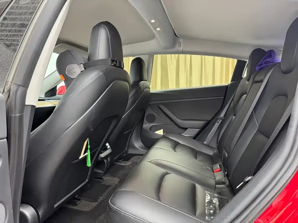 Tesla Model 3 — фото 4