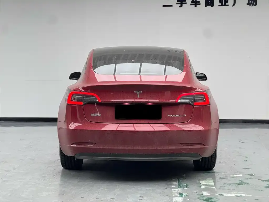 Tesla Model 3 — фото 9