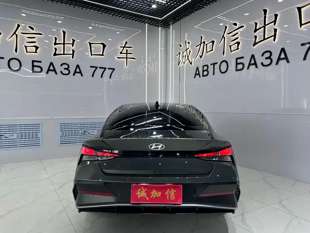 Hyundai Elantra — фото 8