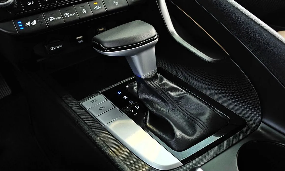Hyundai AVANTE — фото 2