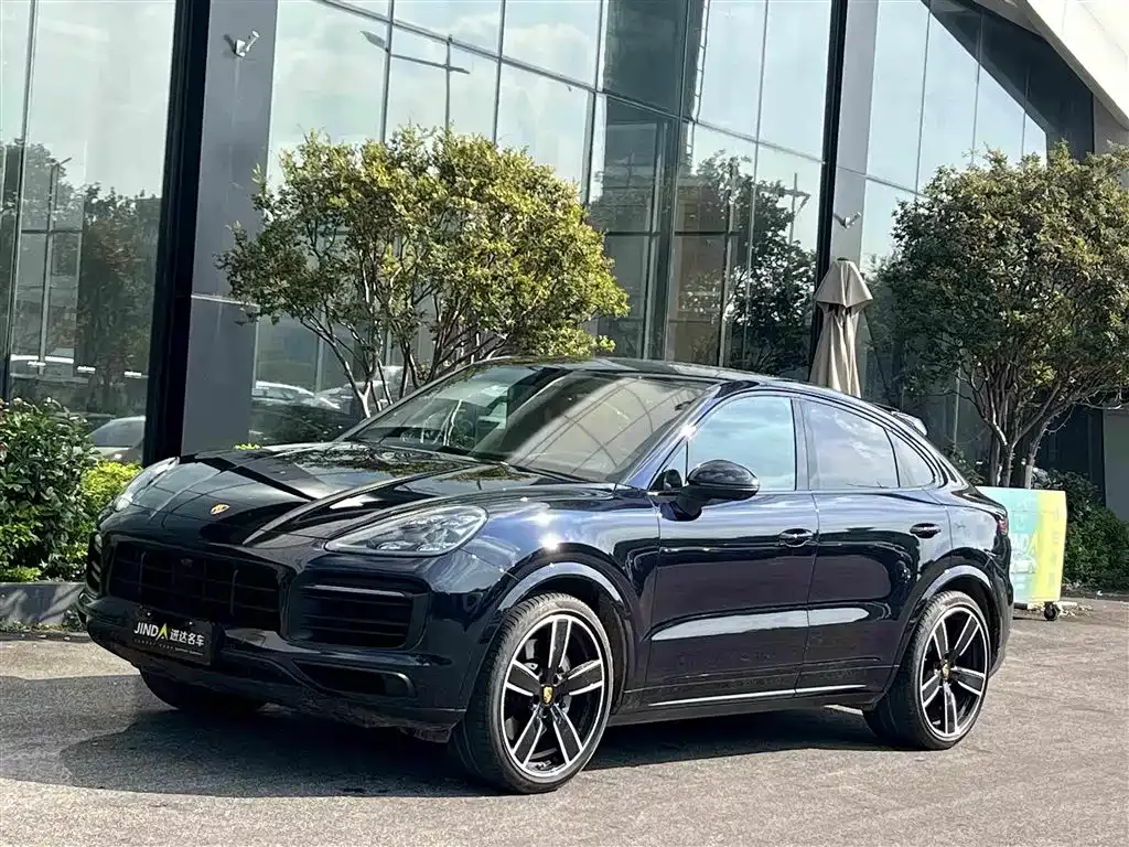 Porsche Cayenne — фото 1