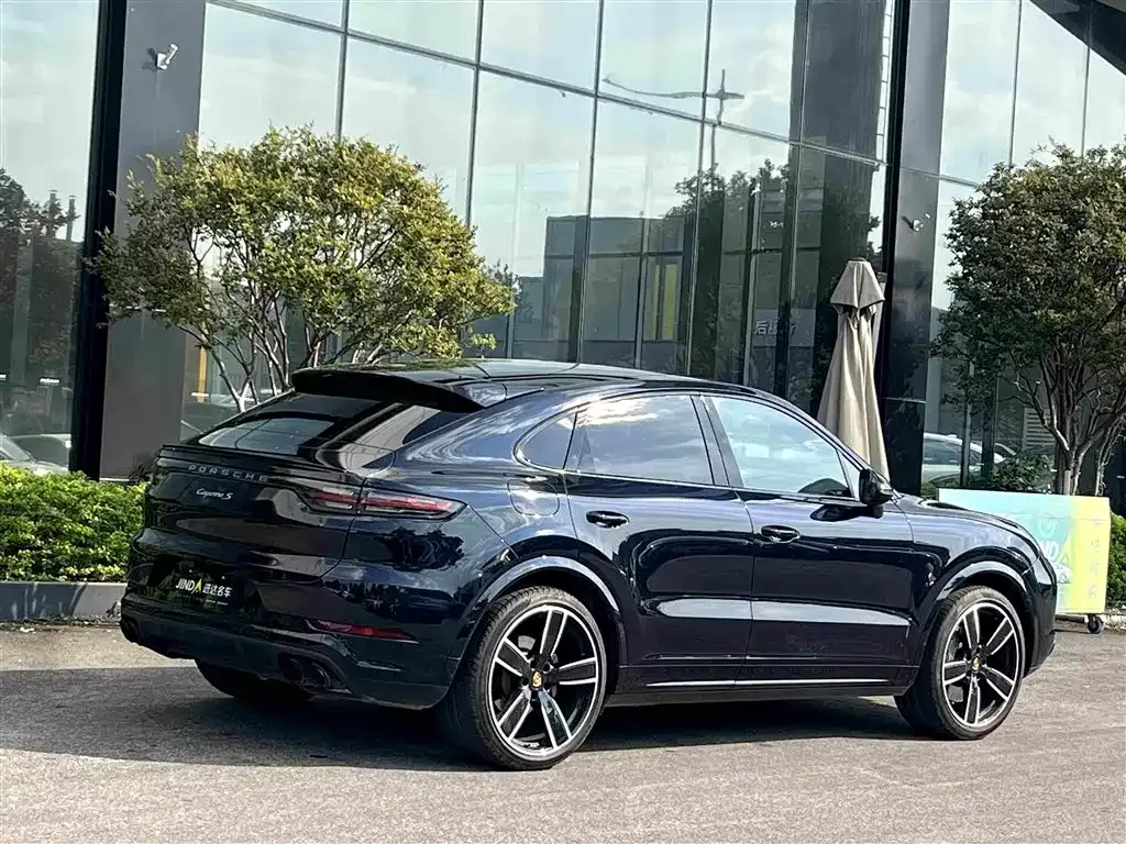 Porsche Cayenne — фото 7