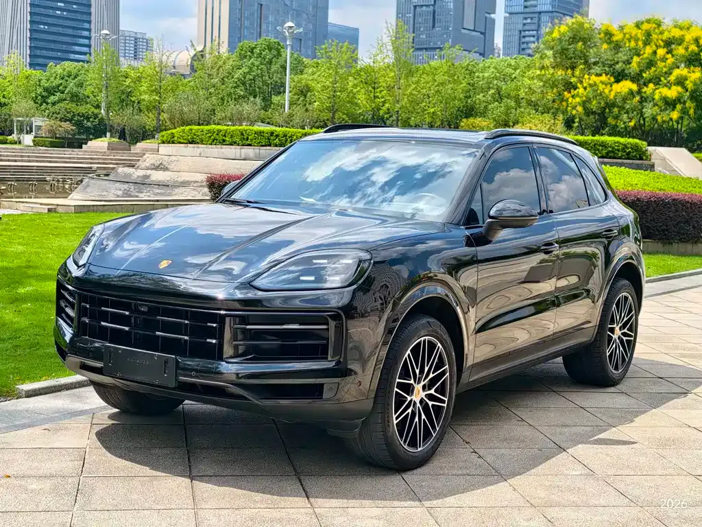 Porsche Cayenne — фото 1