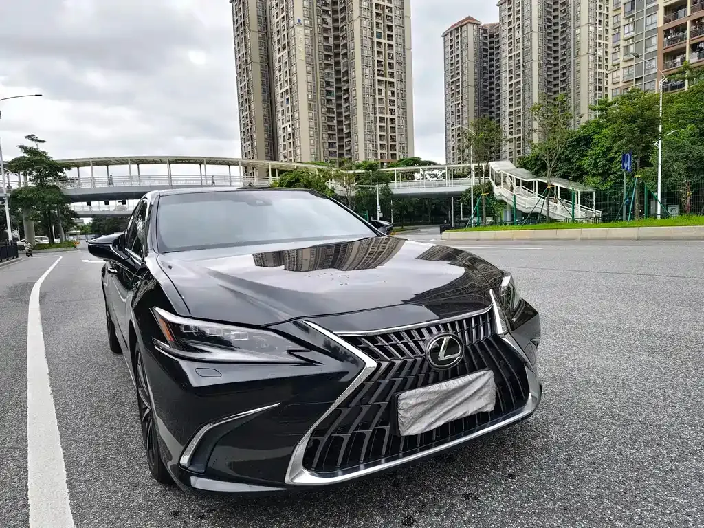 Lexus ES — фото 9