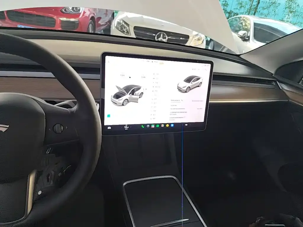 Tesla Model Y — фото 9