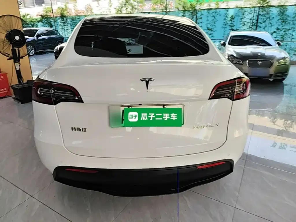 Tesla Model Y — фото 4
