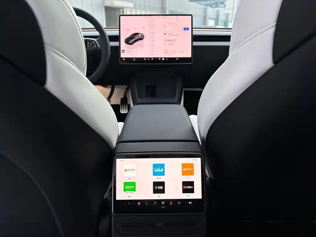 Tesla Model 3 — фото 6