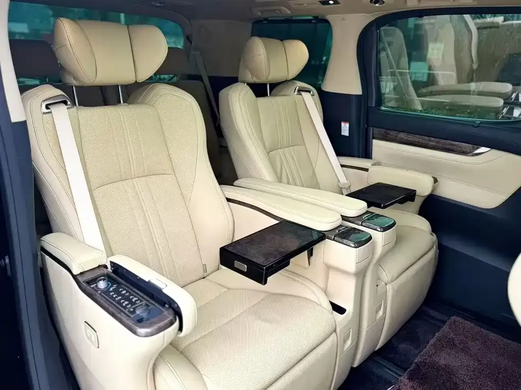 Toyota Alphard — фото 3