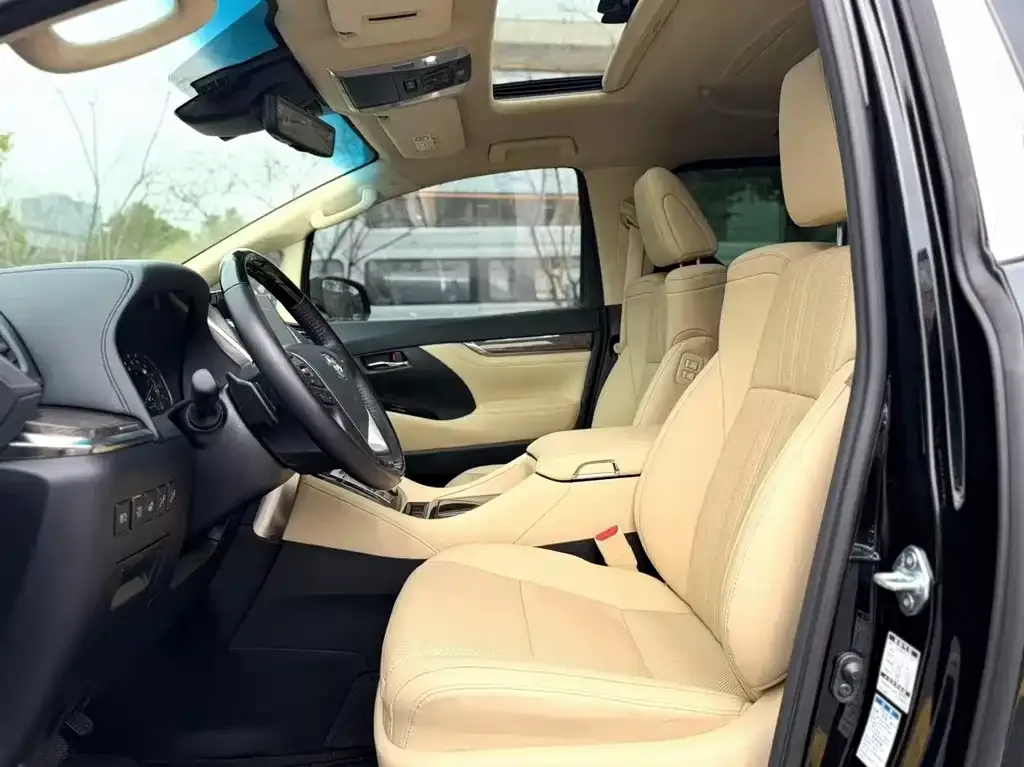 Toyota Alphard — фото 6