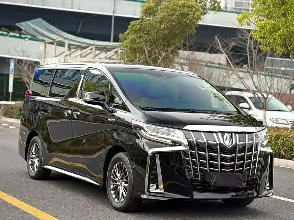 Toyota Alphard — фото 5