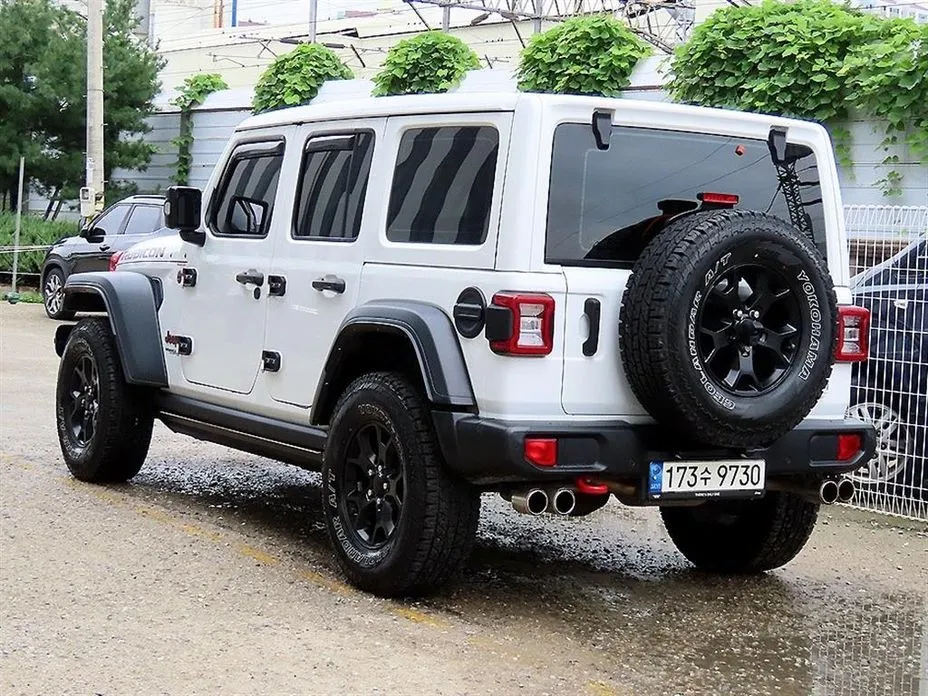 Jeep Wrangler — фото 10