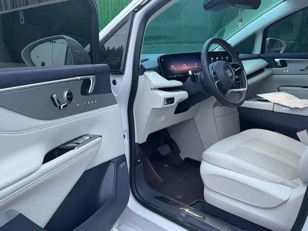 Buick GL8 Hybrid — фото 3