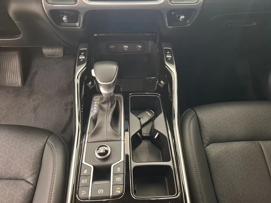 Kia Sorento — фото 4