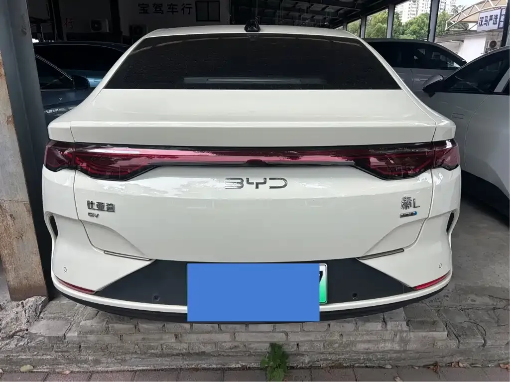 BYD Qin L — фото 8